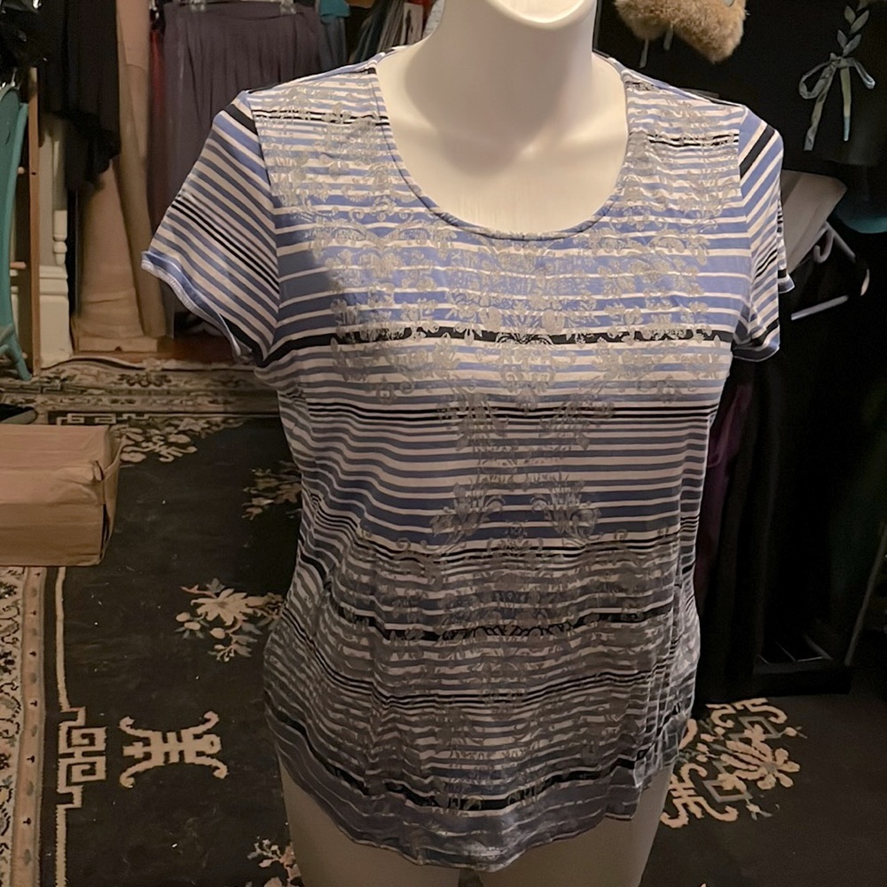 NWOT PULLOVER SILKSCREEN FLORAL PICTURE WITH HORIZONTAL STRIPES IN BLUE/White/BK